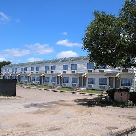 Days Inn By Wyndham Waco University Area Exterior photo